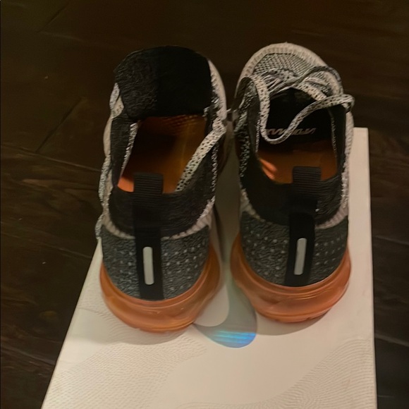 Nike VaporMax Black and White Sneakers with Orange Soles. Size 9 (Men’s 7.5) EUC - Picture 3 of 5